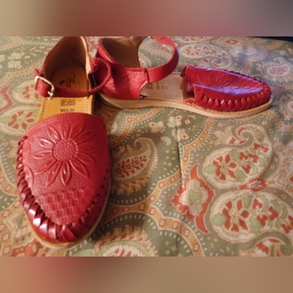 Huarache 7 red loafers flats shoes made in Mexico
